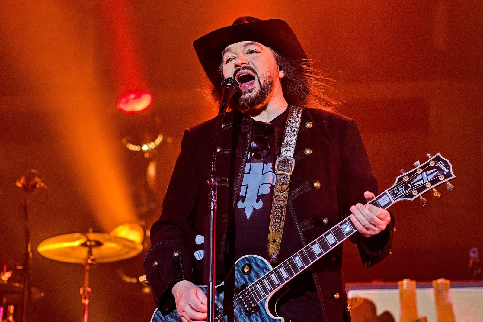 Černý kočky mokrý žáby ovládly České Budějovice. Lucie tam odstartovala oslavy 30 let ikonického alba