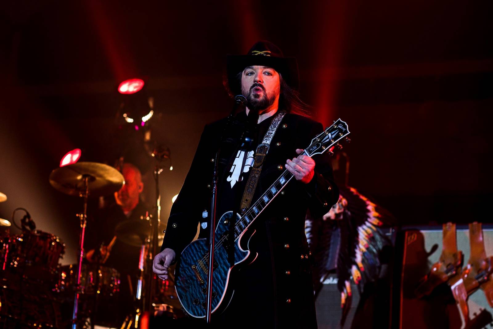 Černý kočky mokrý žáby ovládly České Budějovice. Lucie tam odstartovala oslavy 30 let ikonického alba