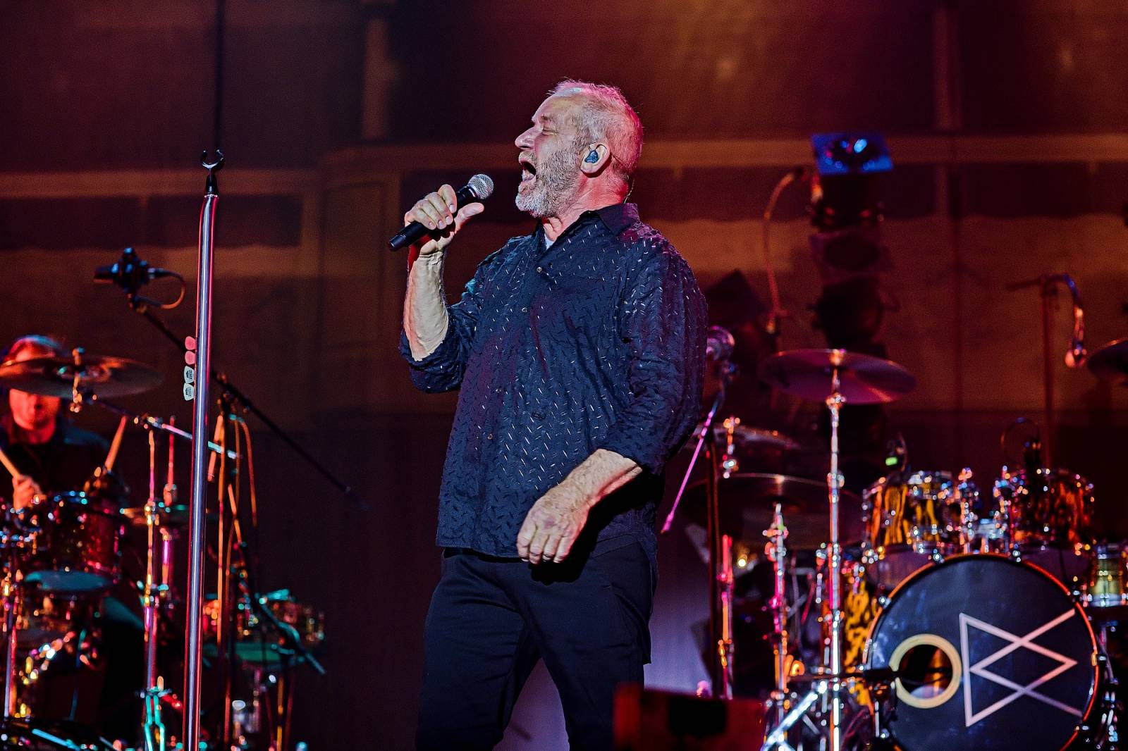 Černý kočky mokrý žáby ovládly České Budějovice. Lucie tam odstartovala oslavy 30 let ikonického alba