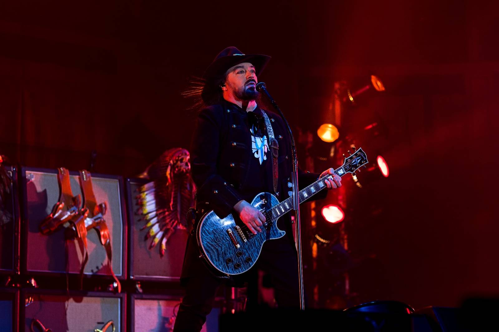 Černý kočky mokrý žáby ovládly České Budějovice. Lucie tam odstartovala oslavy 30 let ikonického alba