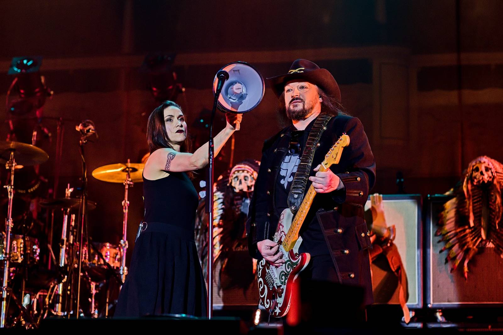 Černý kočky mokrý žáby ovládly České Budějovice. Lucie tam odstartovala oslavy 30 let ikonického alba