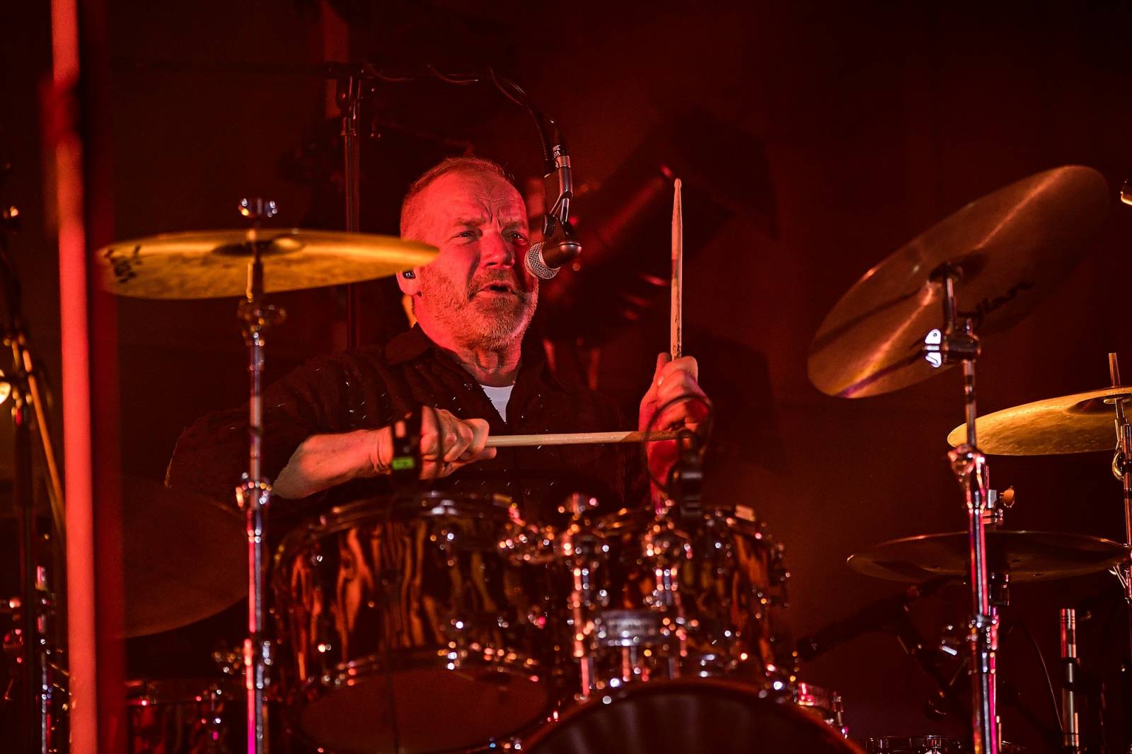 Černý kočky mokrý žáby ovládly České Budějovice. Lucie tam odstartovala oslavy 30 let ikonického alba