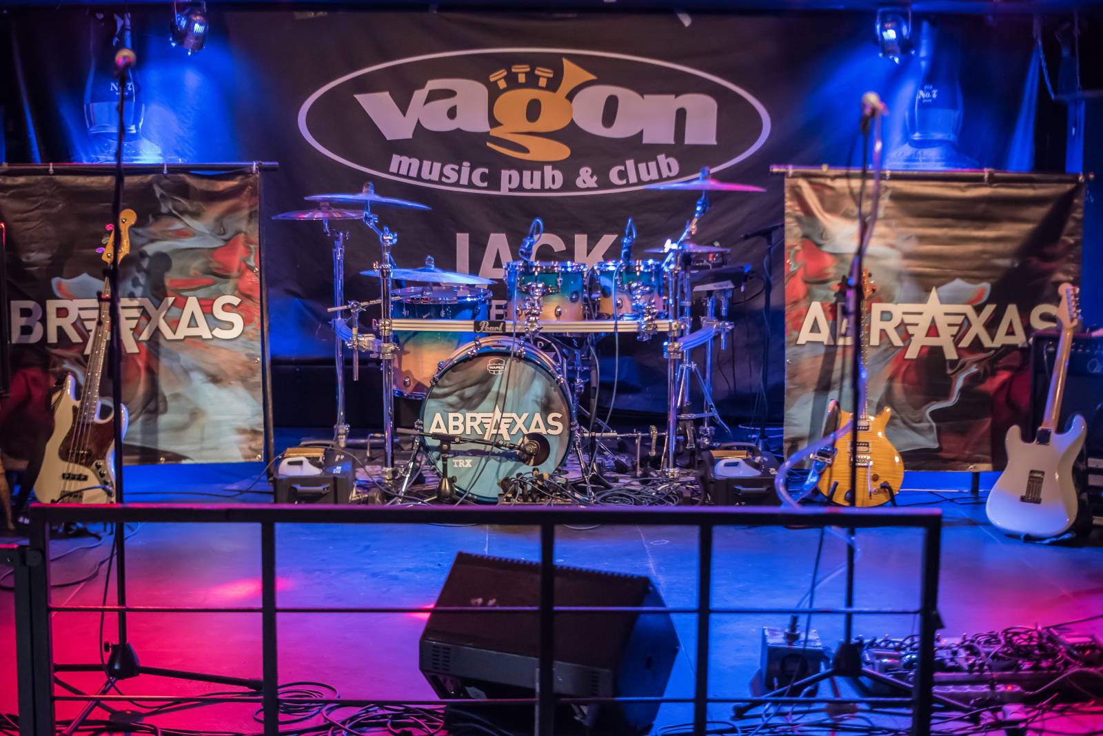 Abraxas se zastavili v pražském Vagonu, sázeli hit za hitem