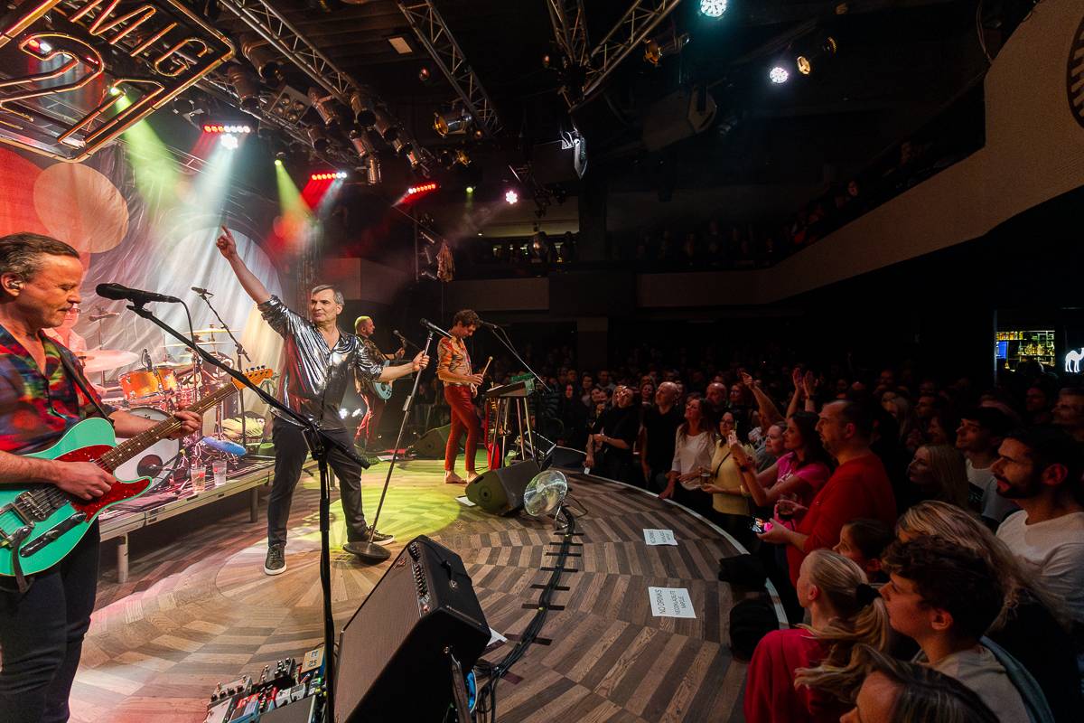 Mig 21 končí v Praze své turné. Ukázali, jak zní všechny barvy duhy 