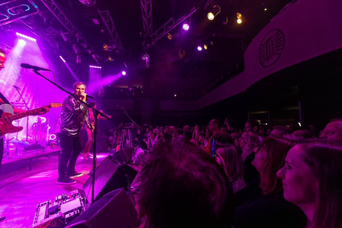 Mig 21 končí v Praze své turné. Ukázali, jak zní všechny barvy duhy 