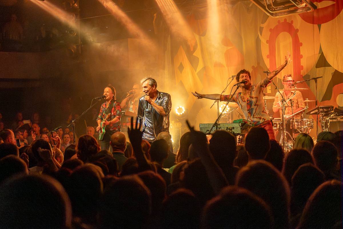 Mig 21 končí v Praze své turné. Ukázali, jak zní všechny barvy duhy 