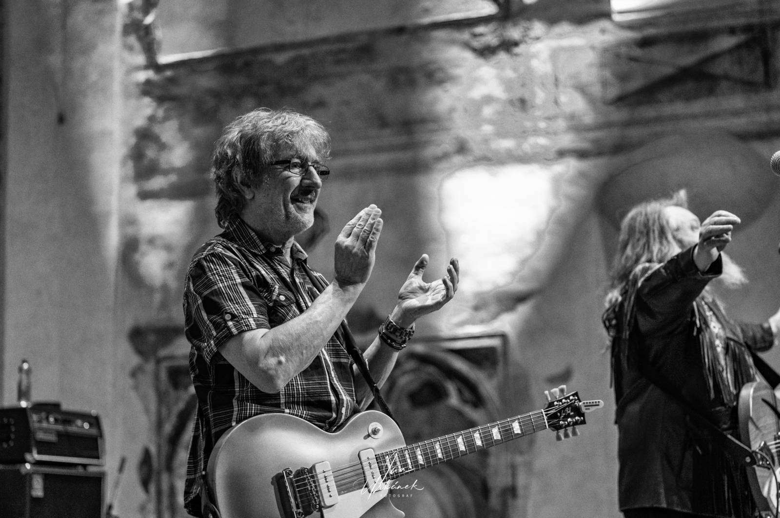 Creedence Clearwater Revived i nadále šíří odkaz bandu Johna Fogertyho, do Prahy přivezli pohodovou atmosféru