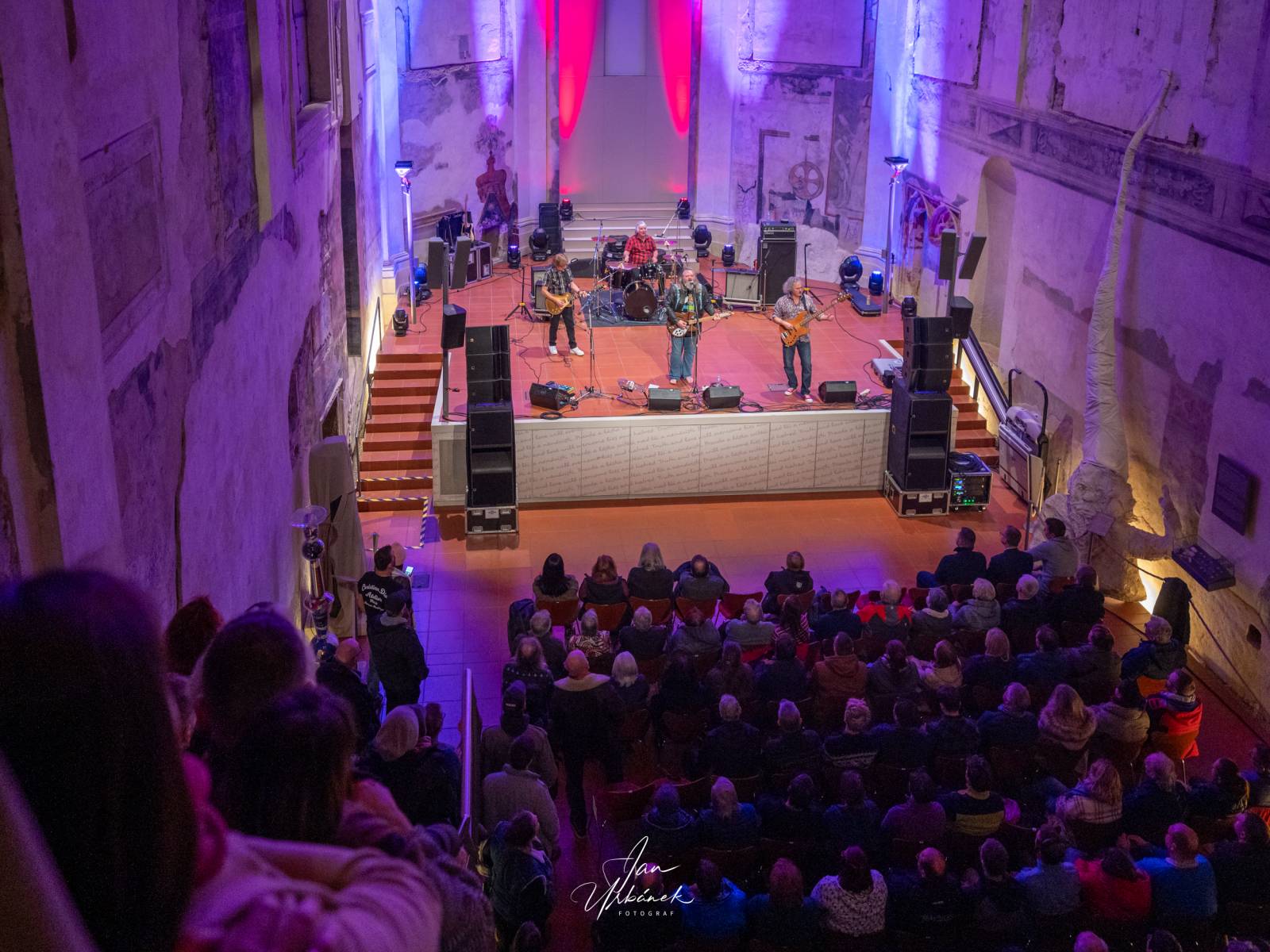 Creedence Clearwater Revived i nadále šíří odkaz bandu Johna Fogertyho, do Prahy přivezli pohodovou atmosféru