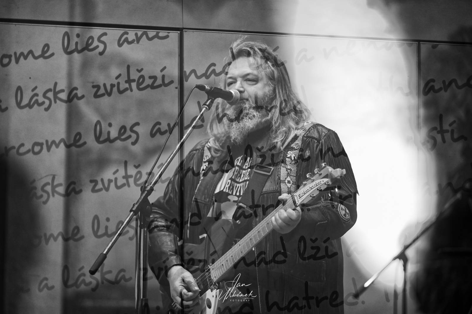 Creedence Clearwater Revived i nadále šíří odkaz bandu Johna Fogertyho, do Prahy přivezli pohodovou atmosféru