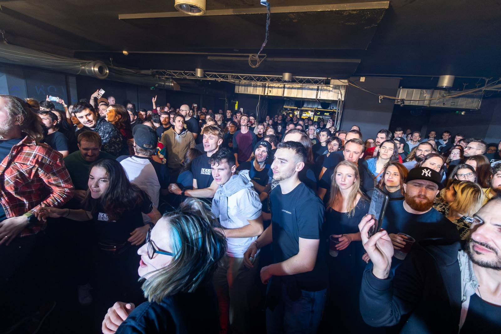 John Wolfhooker se vrátili do Rock Café v Praze, večer otevřeli němečtí The Hirsch Effekt
