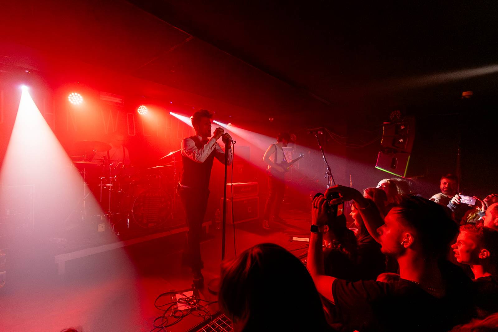 John Wolfhooker se vrátili do Rock Café v Praze, večer otevřeli němečtí The Hirsch Effekt