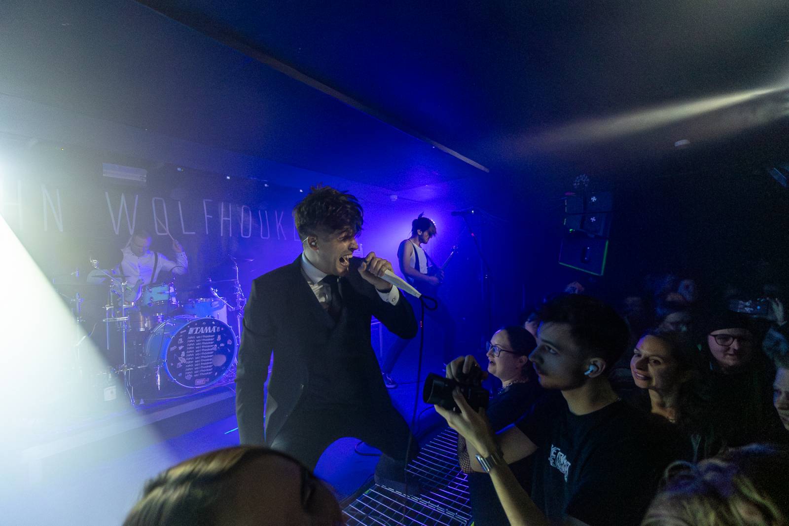 John Wolfhooker se vrátili do Rock Café v Praze, večer otevřeli němečtí The Hirsch Effekt