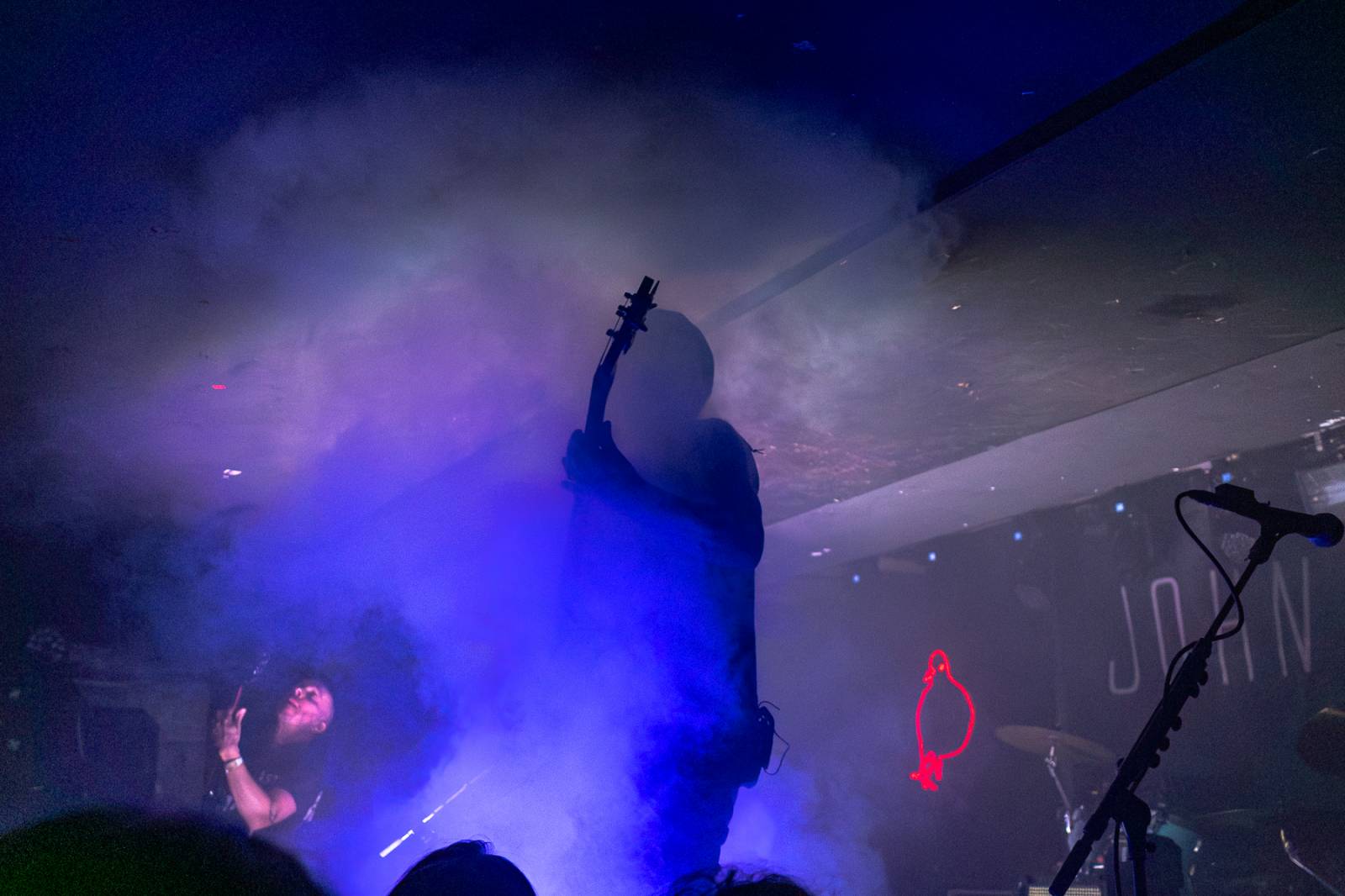 John Wolfhooker se vrátili do Rock Café v Praze, večer otevřeli němečtí The Hirsch Effekt