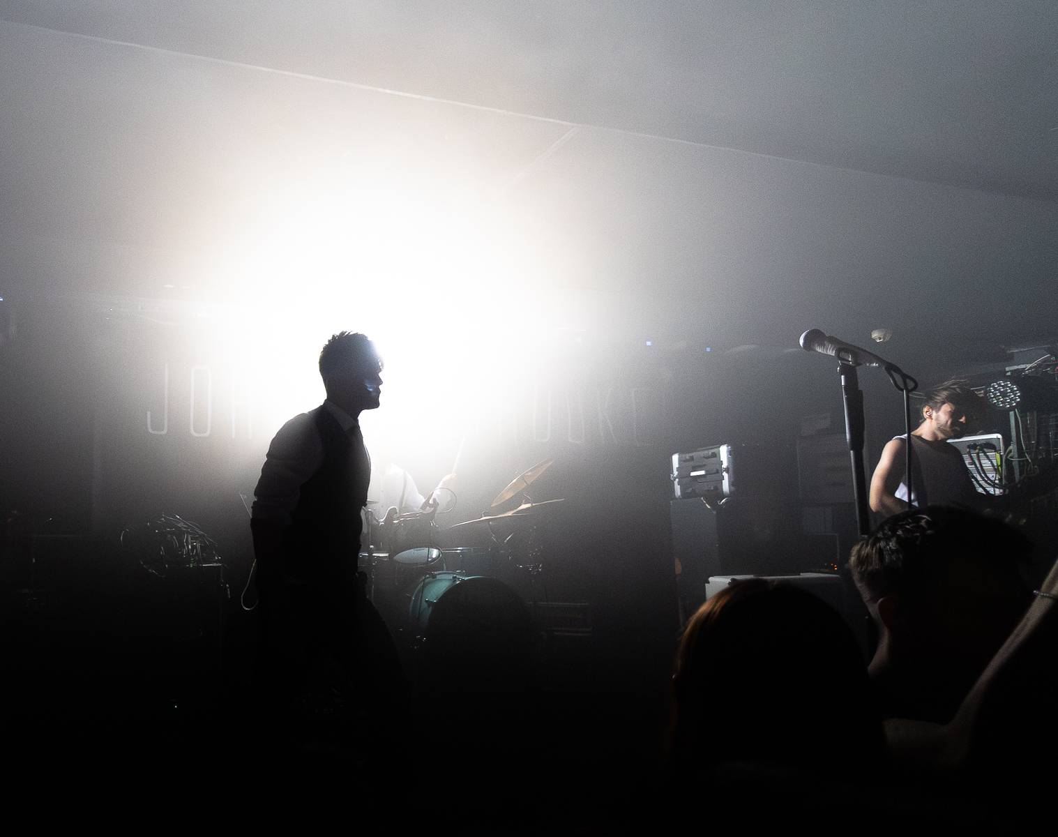 John Wolfhooker se vrátili do Rock Café v Praze, večer otevřeli němečtí The Hirsch Effekt