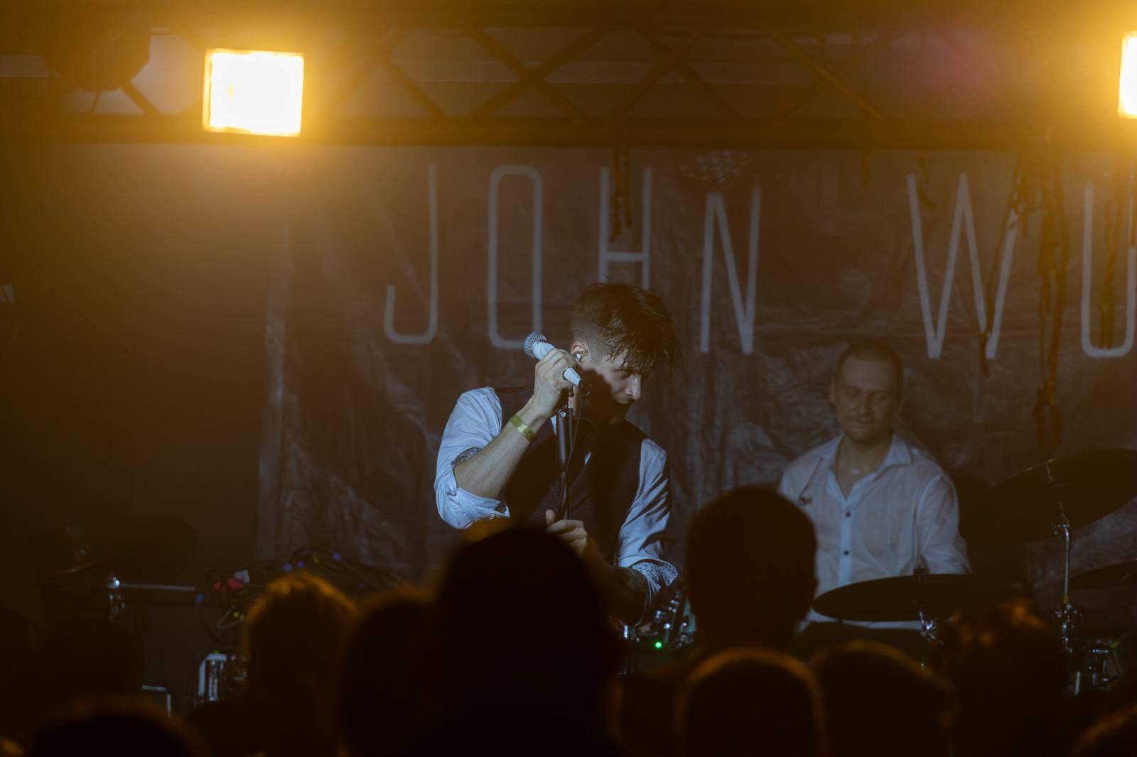 John Wolfhooker se vrátili do Rock Café v Praze, večer otevřeli němečtí The Hirsch Effekt