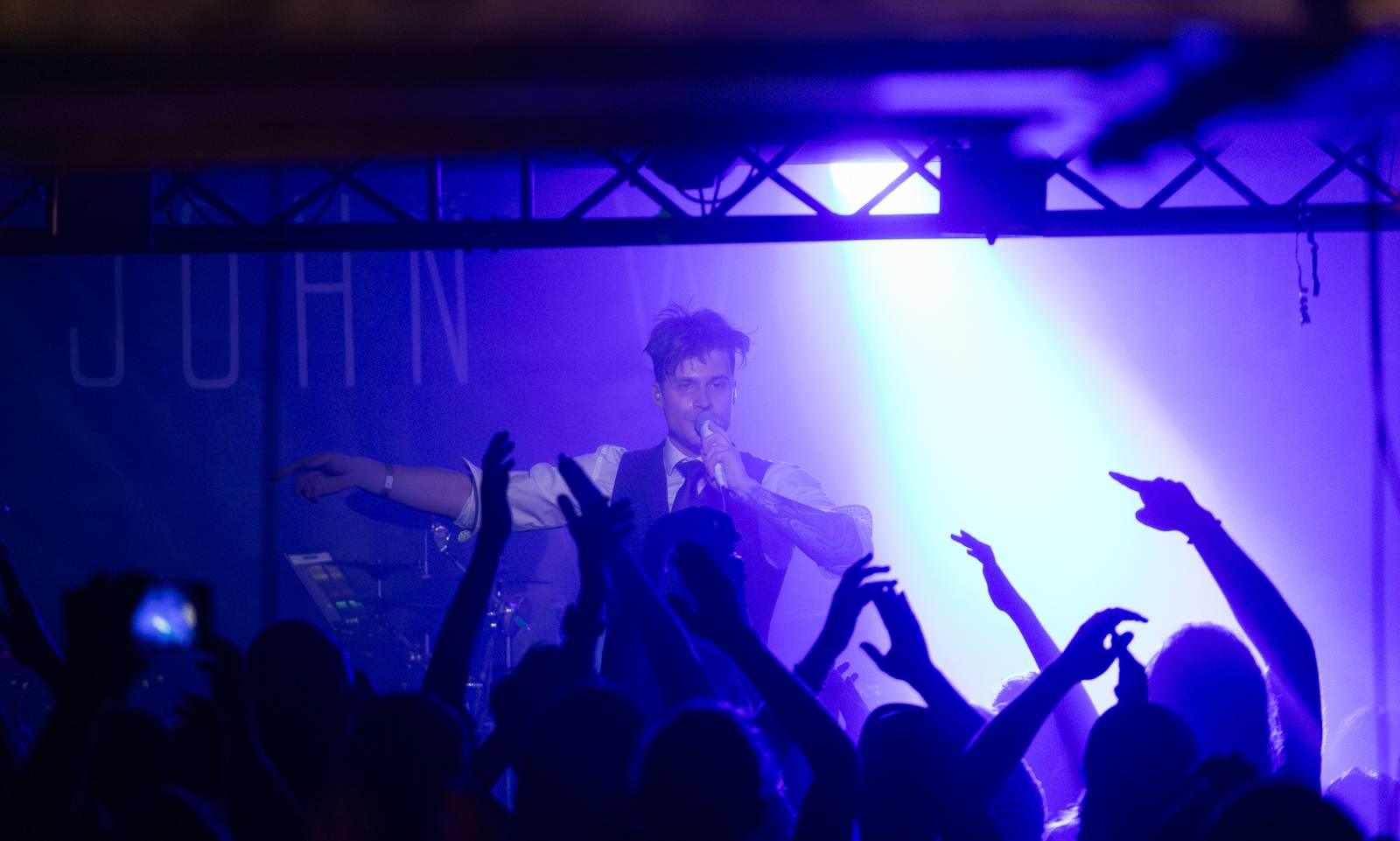 John Wolfhooker se vrátili do Rock Café v Praze, večer otevřeli němečtí The Hirsch Effekt