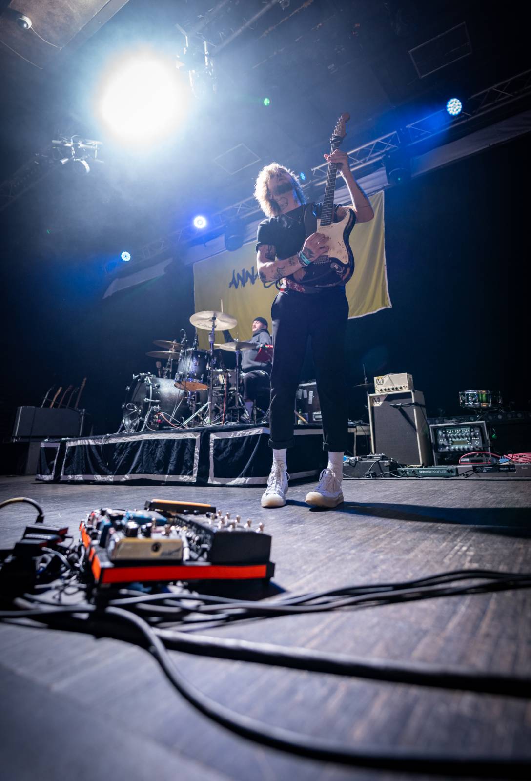 Aby i znevýhodněné děti měly krásné Vánoce. Lenny, Annabelle a Dashi Stardust v Roxy podpořily charitativní akci