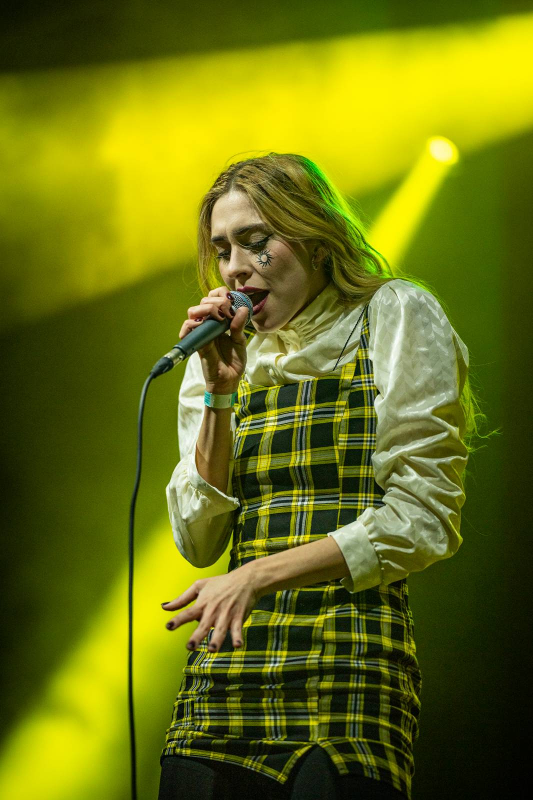 Aby i znevýhodněné děti měly krásné Vánoce. Lenny, Annabelle a Dashi Stardust v Roxy podpořily charitativní akci