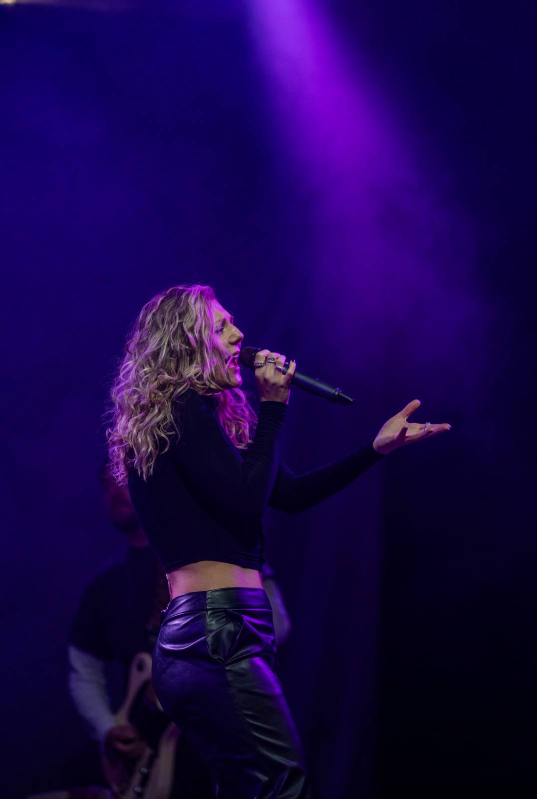 Aby i znevýhodněné děti měly krásné Vánoce. Lenny, Annabelle a Dashi Stardust v Roxy podpořily charitativní akci