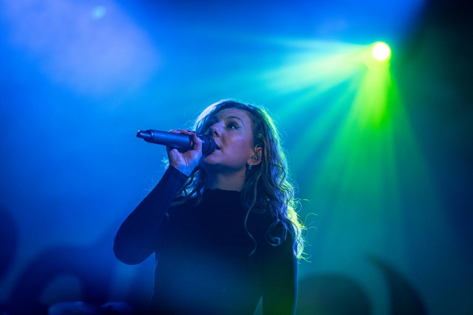 Aby i znevýhodněné děti měly krásné Vánoce. Lenny, Annabelle a Dashi Stardust v Roxy podpořily charitativní akci