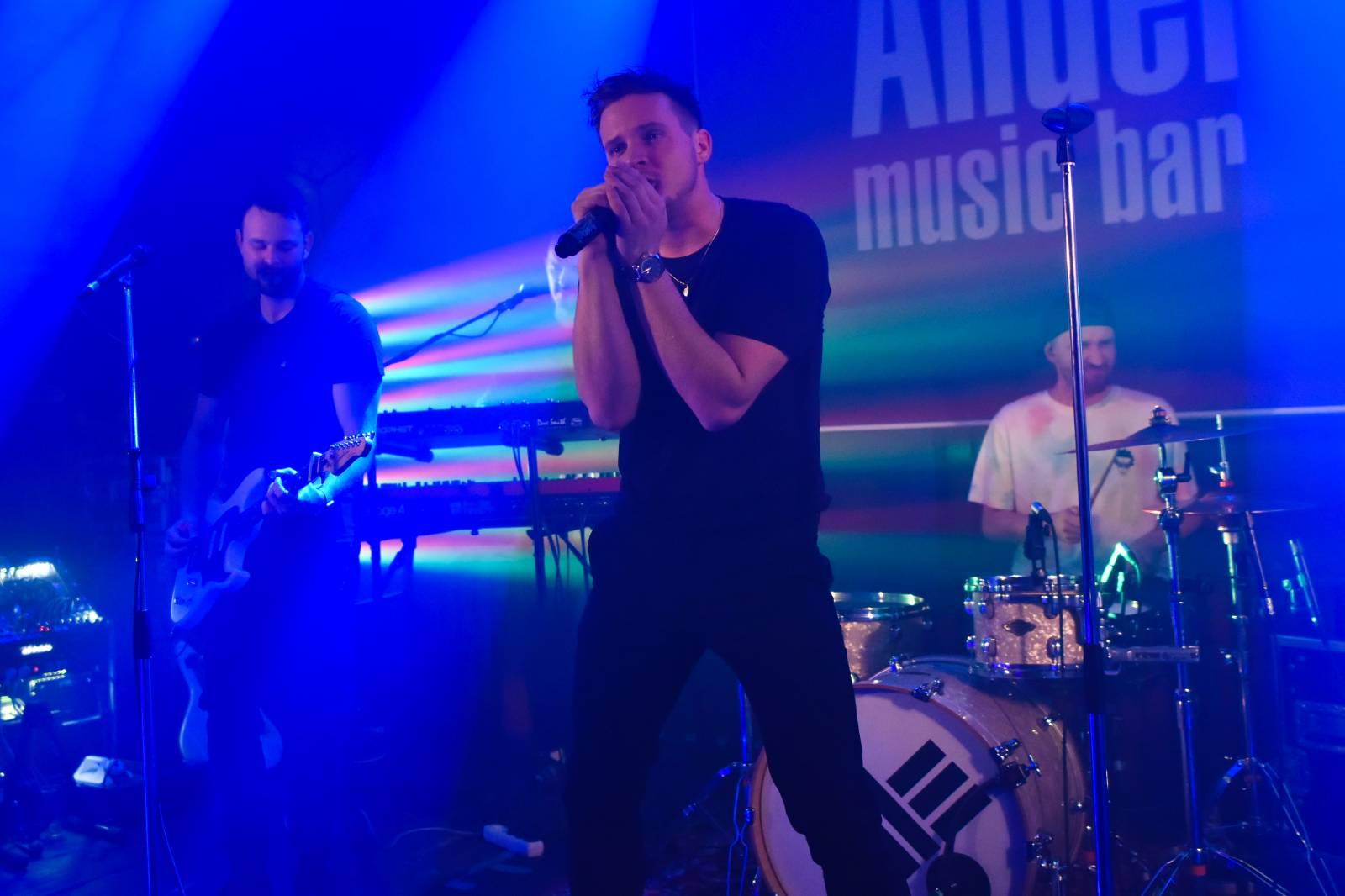 Like-it vyjeli na první turné, v Plzni slavili narozeniny svého zvukaře