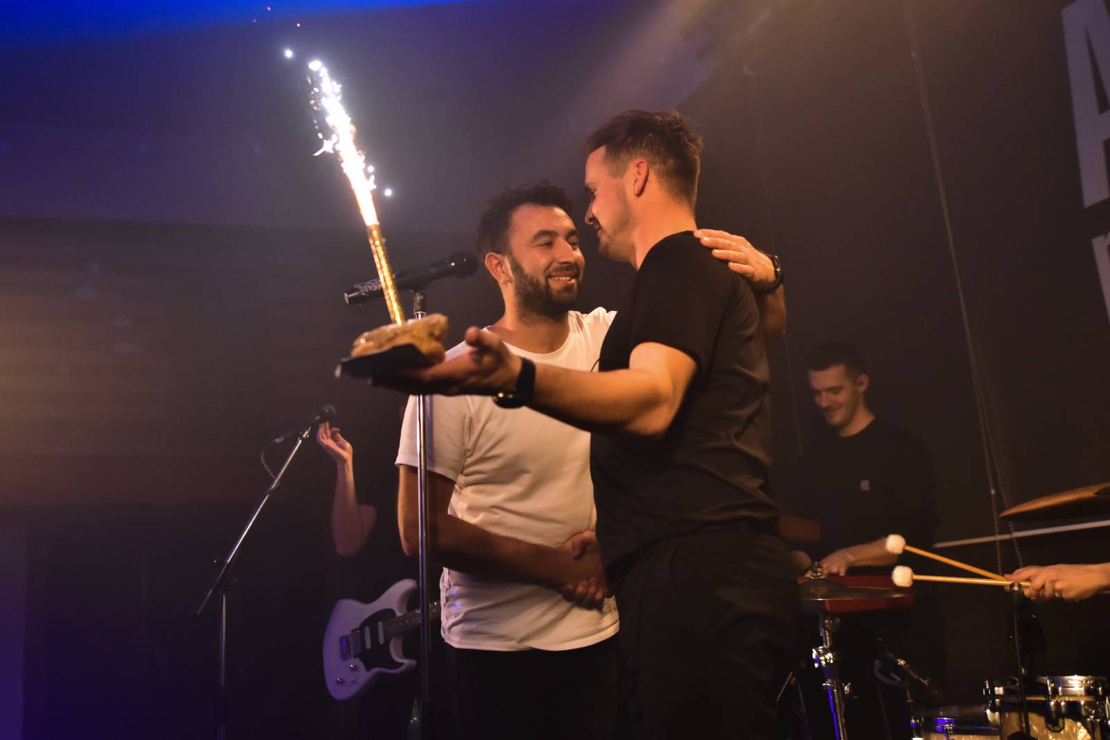 Like-it vyjeli na první turné, v Plzni slavili narozeniny svého zvukaře