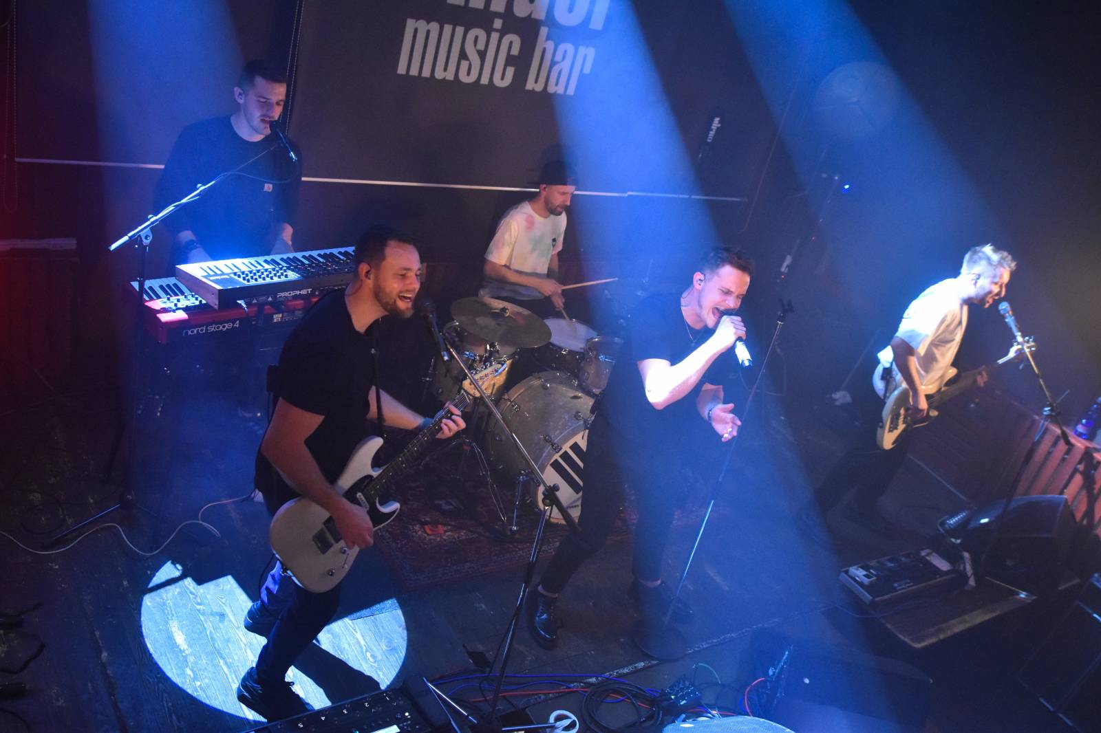 Like-it vyjeli na první turné, v Plzni slavili narozeniny svého zvukaře