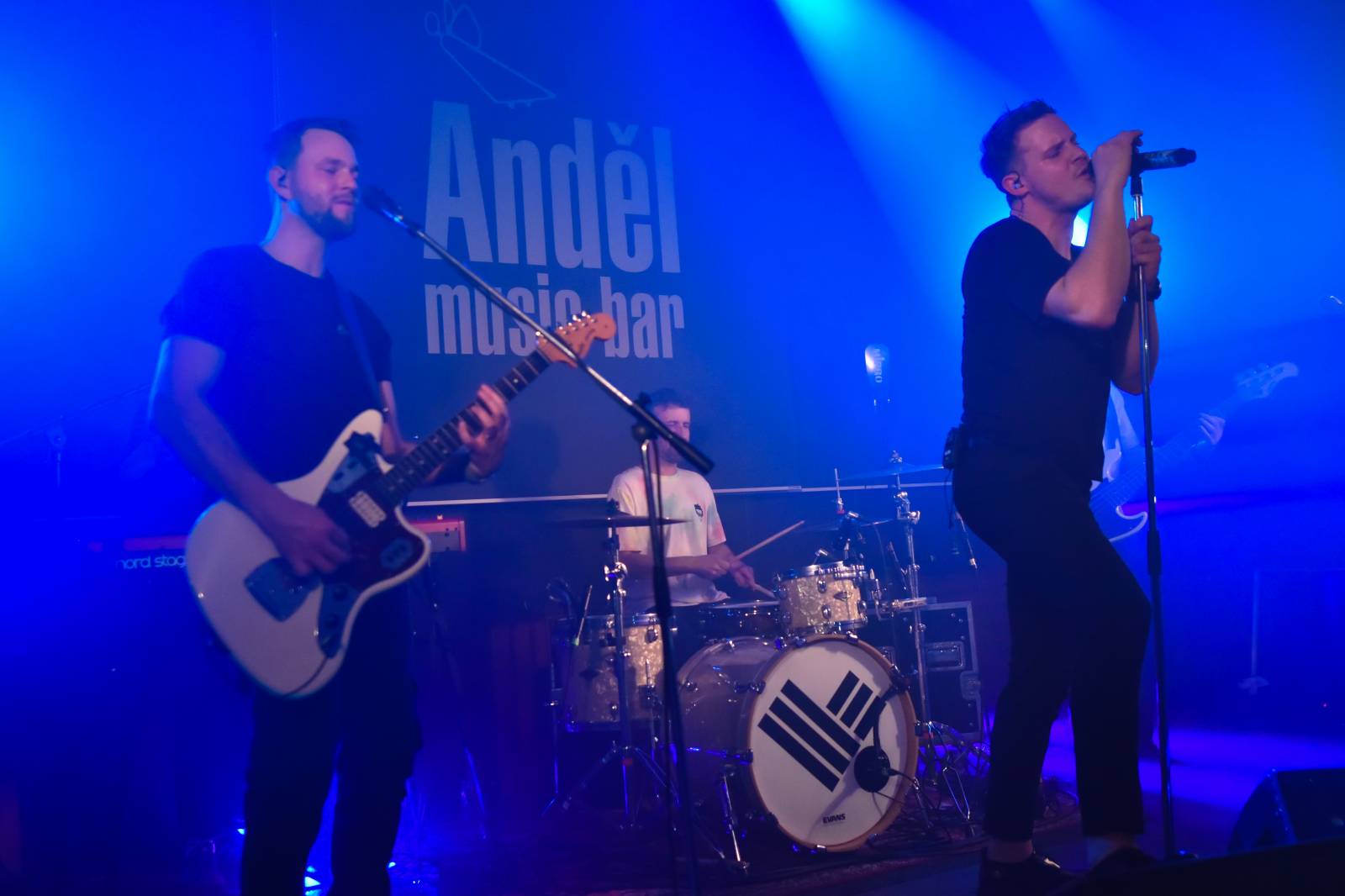 Like-it vyjeli na první turné, v Plzni slavili narozeniny svého zvukaře