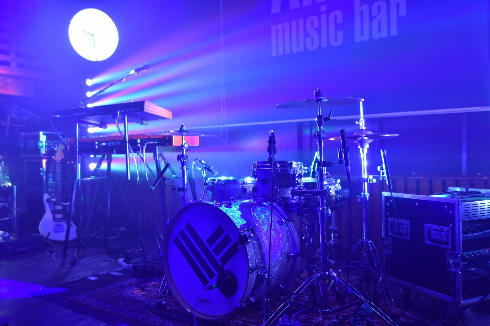 Like-it vyjeli na první turné, v Plzni slavili narozeniny svého zvukaře