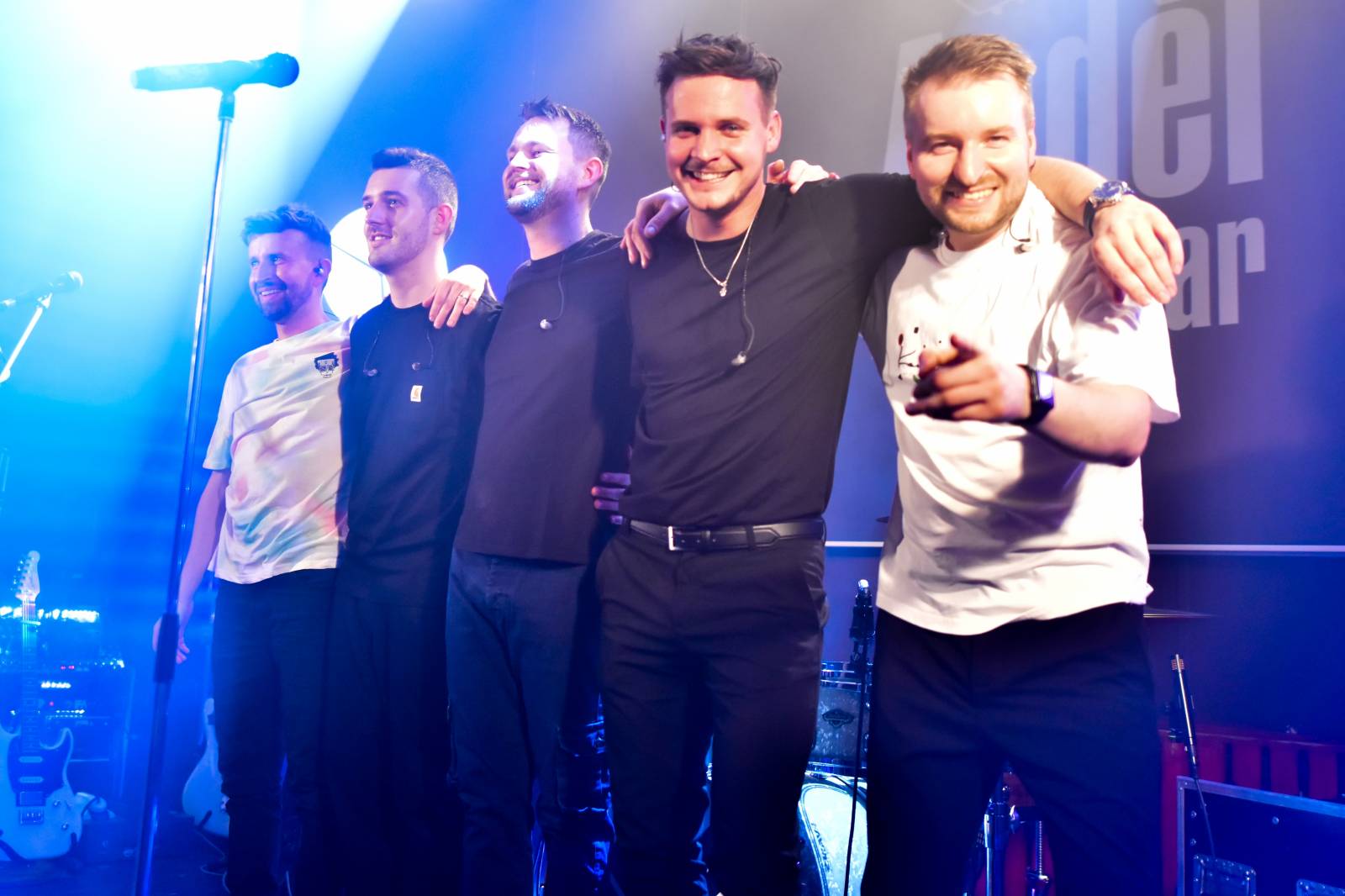 Like-it vyjeli na první turné, v Plzni slavili narozeniny svého zvukaře