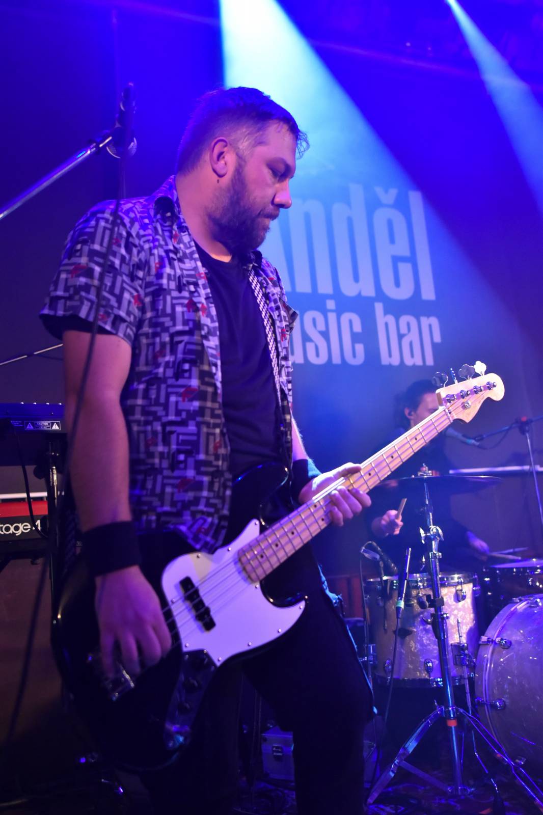 Like-it vyjeli na první turné, v Plzni slavili narozeniny svého zvukaře