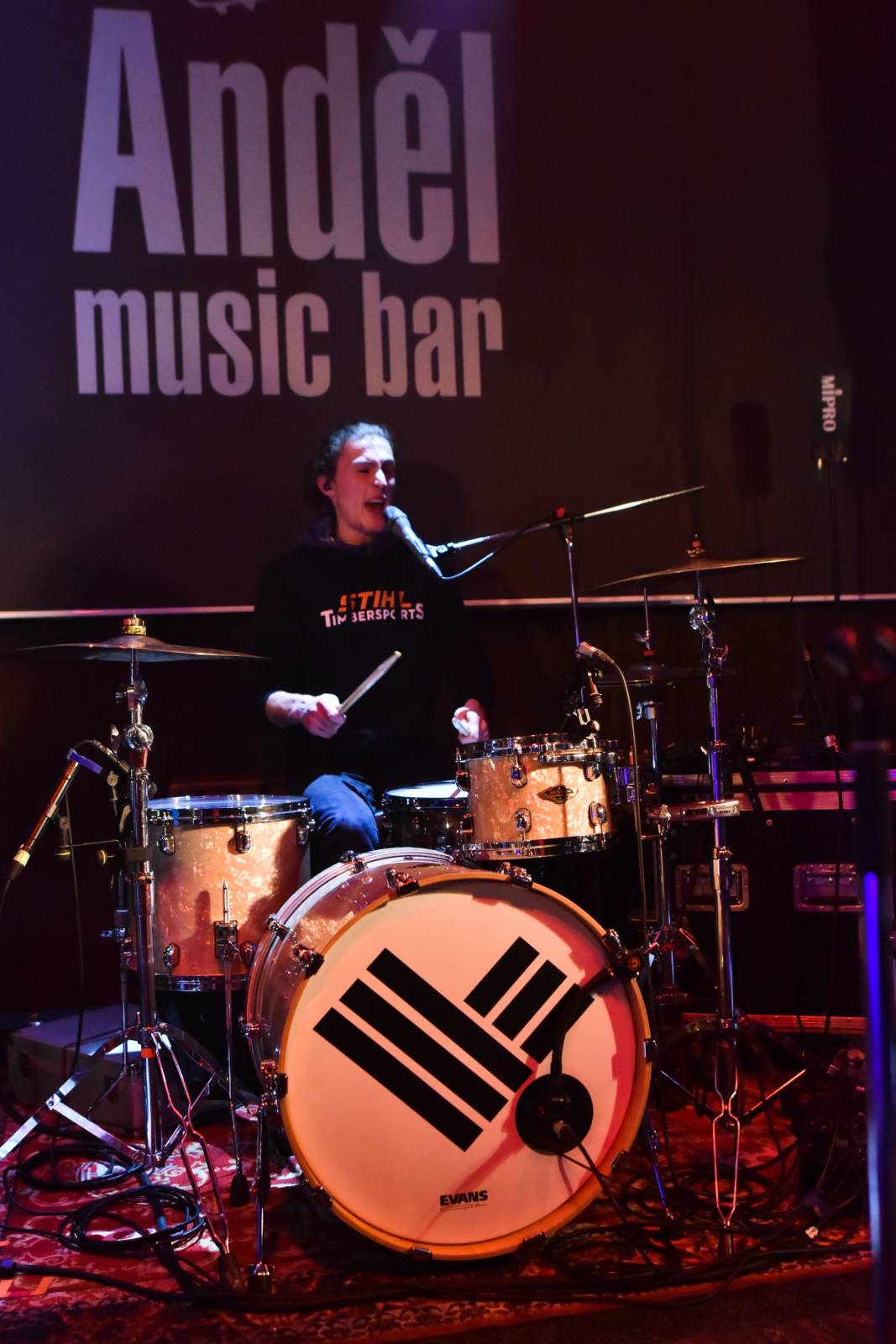 Like-it vyjeli na první turné, v Plzni slavili narozeniny svého zvukaře