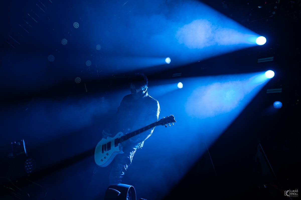 The Prodigy v Praze povznášeli a ničili svou výbušnou energií, z očí sochy tryskaly lasery 