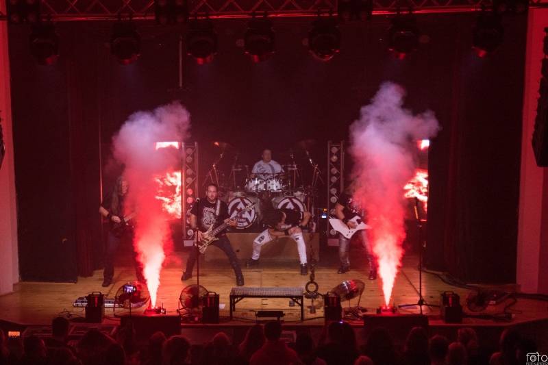 Arakain slaví na klubovém turné 40 let, v Herálci s ním zahrála Argema