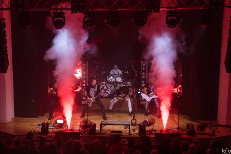 Arakain slaví na klubovém turné 40 let, v Herálci s ním zahrála Argema