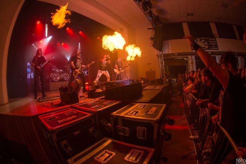 Arakain slaví na klubovém turné 40 let, v Herálci s ním zahrála Argema