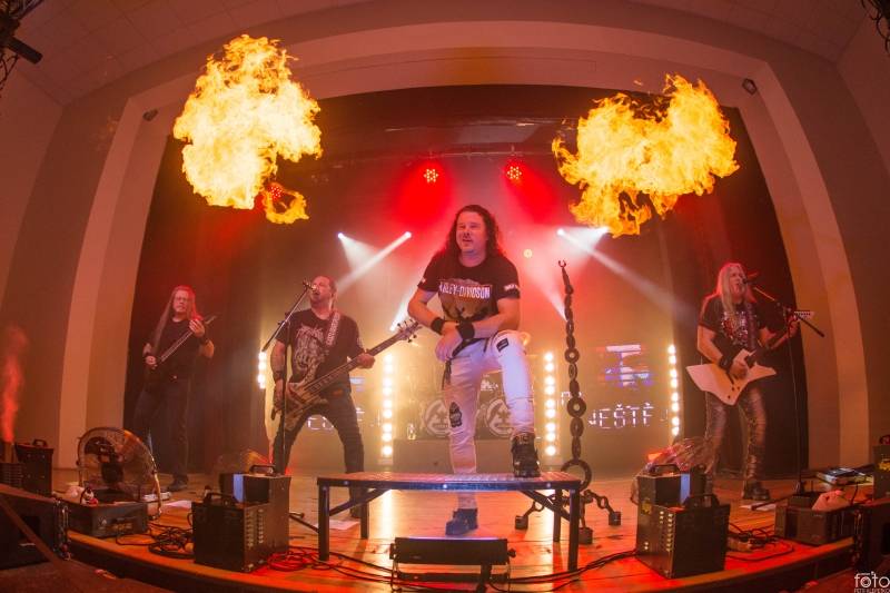 Arakain slaví na klubovém turné 40 let, v Herálci s ním zahrála Argema