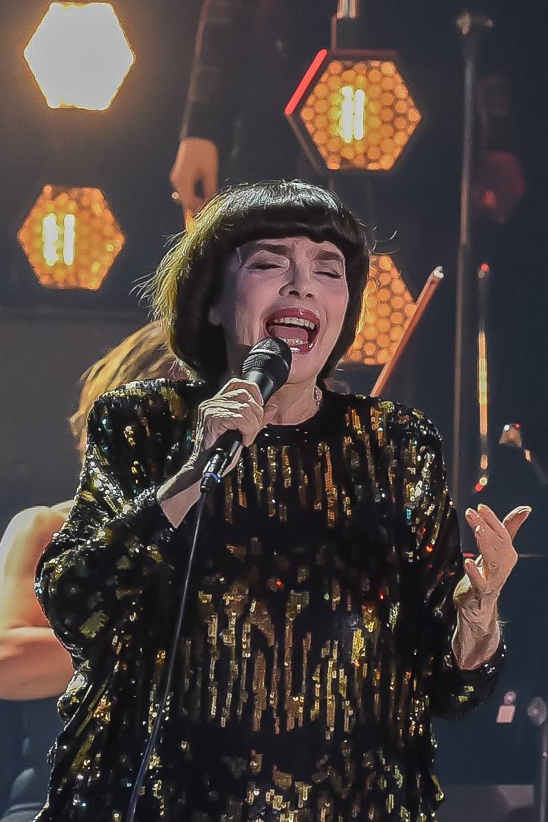 První dáma šansonu Mireille Mathieu nadchla za doprovodu orchestru Kongresové centrum Praha