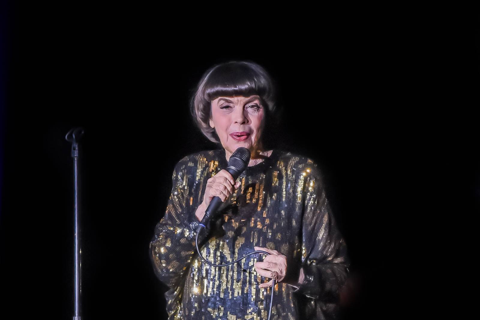 První dáma šansonu Mireille Mathieu nadchla za doprovodu orchestru Kongresové centrum Praha