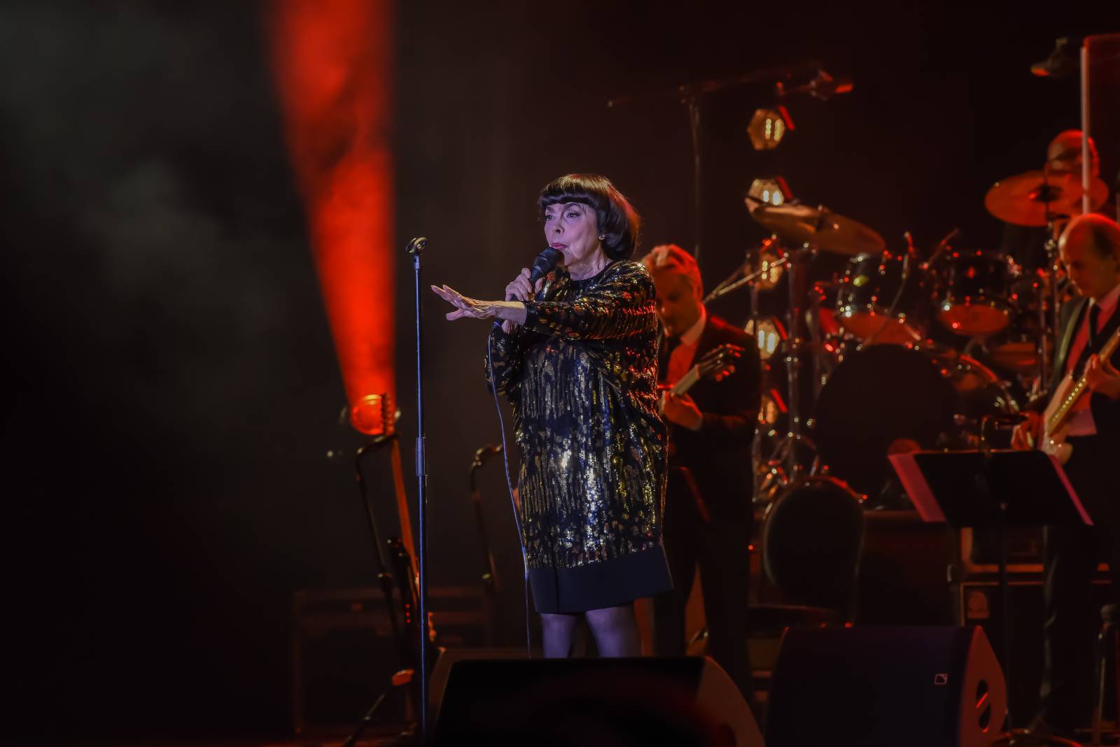 První dáma šansonu Mireille Mathieu nadchla za doprovodu orchestru Kongresové centrum Praha