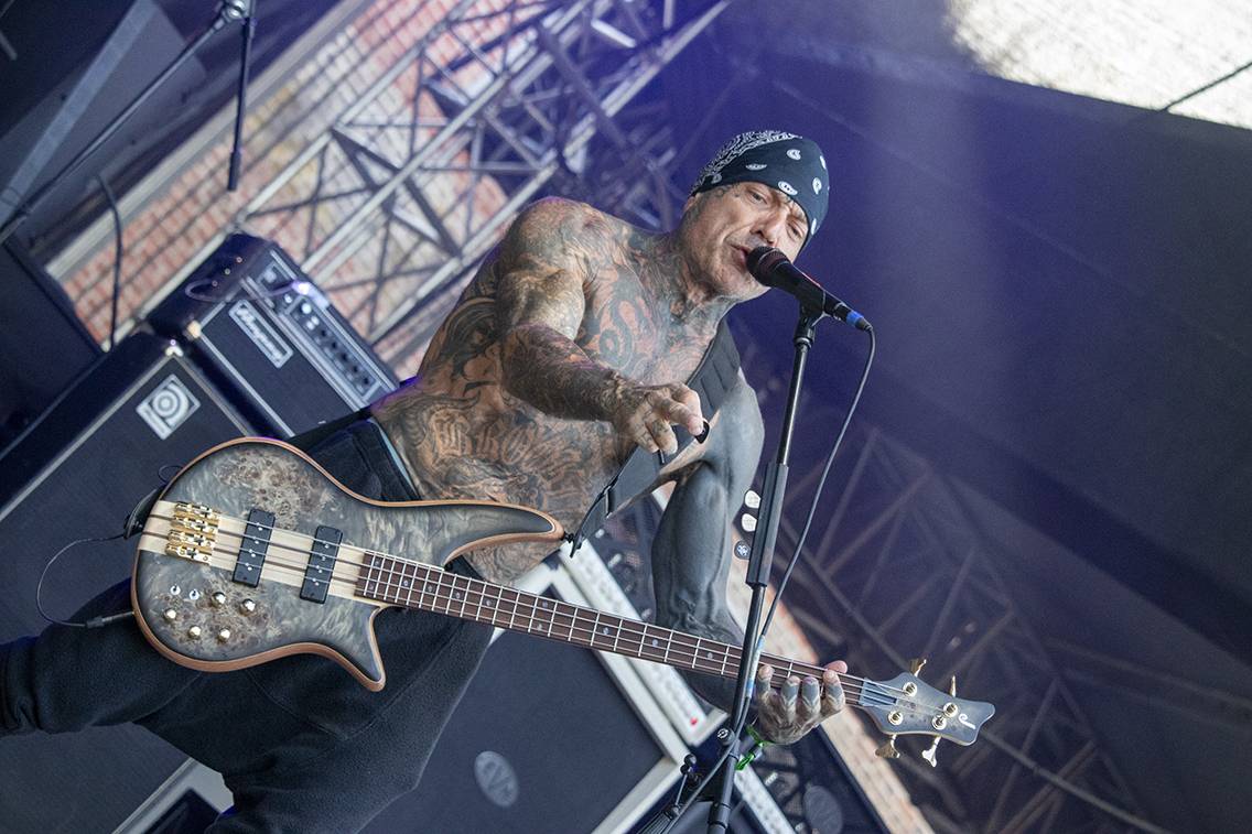 Rok 2023 objektivem fotografů | Linda Trnková nafotila přes 150 kapel. Vyrazila na Brutal Assault i Basinfirefest