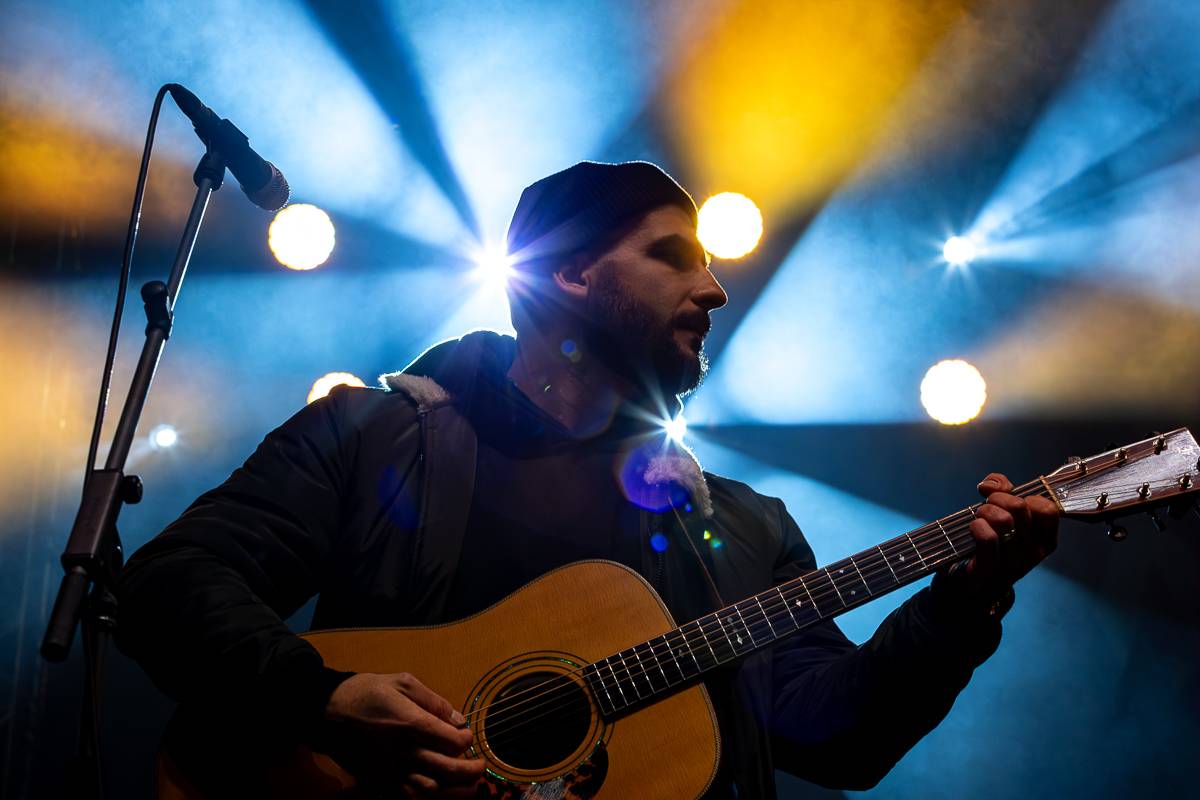 Rok 2023 objektivem fotografů | První sezóna Adama Karaffy u iREPORTu. Fotil 90s Explosion, LP i Ewu Farnou v O2 areně