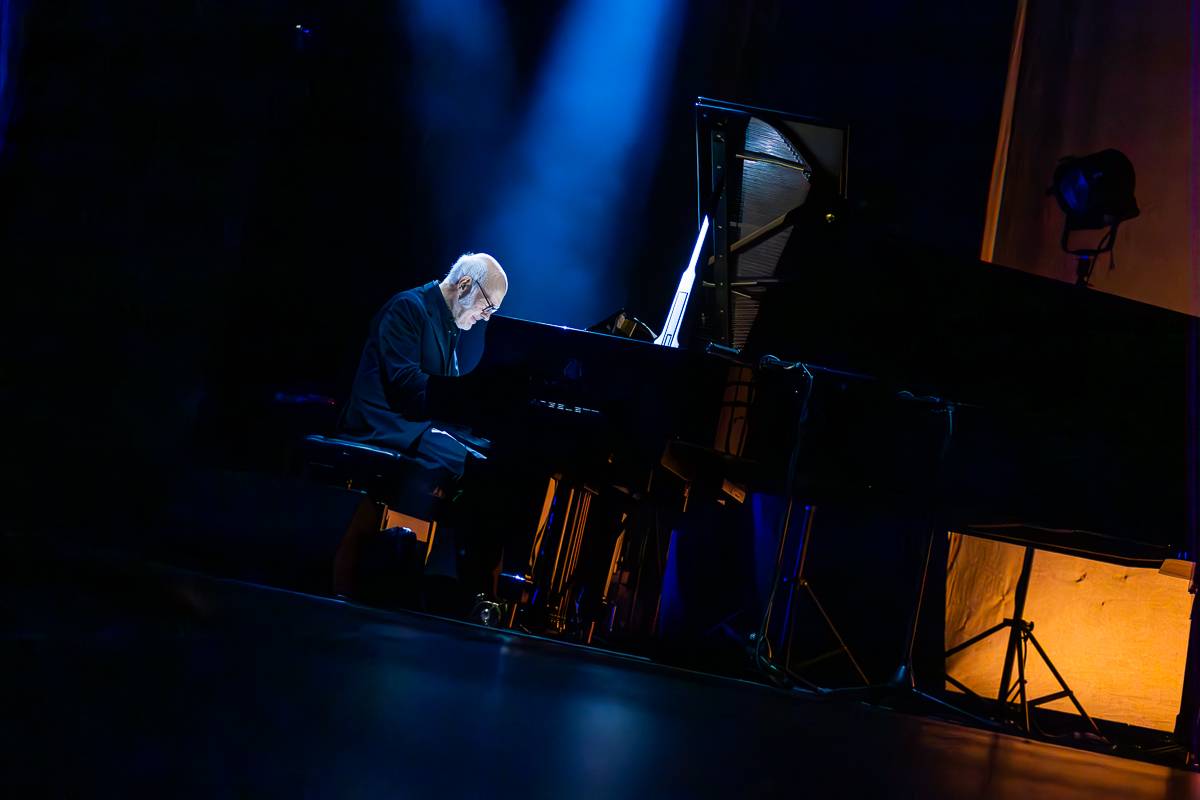 Rok 2023 objektivem fotografů | První sezóna Adama Karaffy u iREPORTu. Fotil 90s Explosion, LP i Ewu Farnou v O2 areně