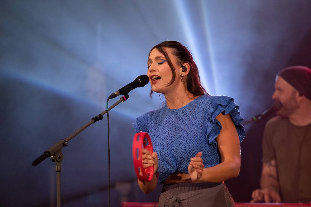 Rok 2023 objektivem fotografů | První sezóna Adama Karaffy u iREPORTu. Fotil 90s Explosion, LP i Ewu Farnou v O2 areně