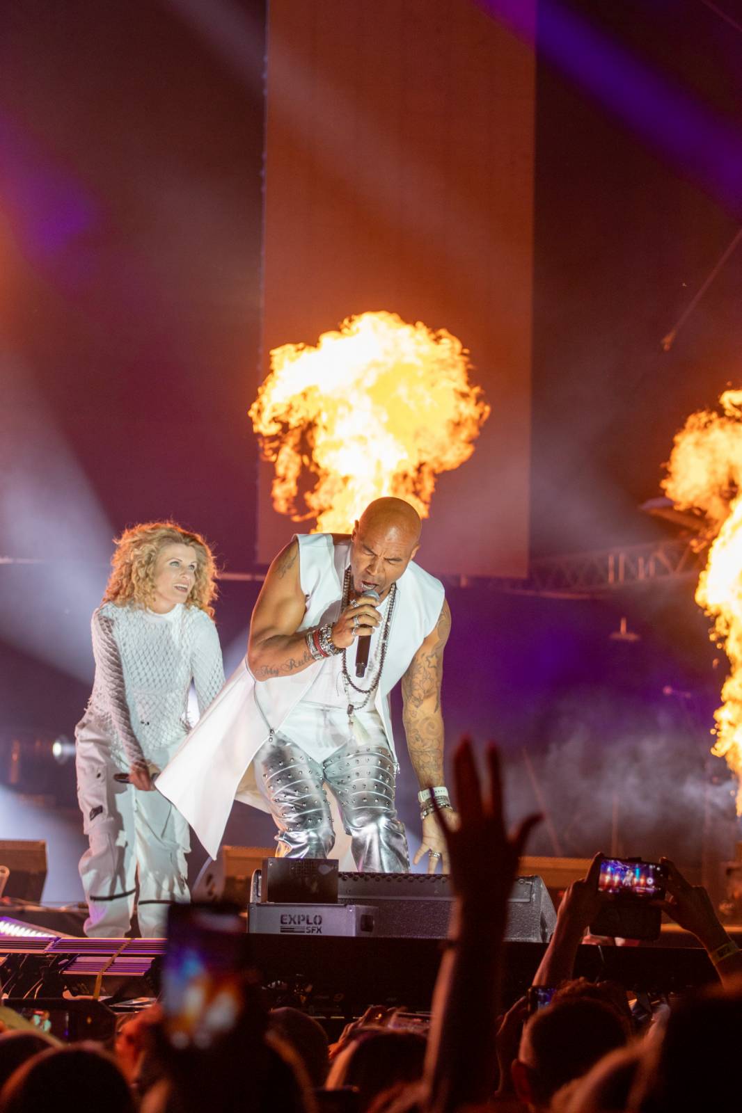 Rok 2023 objektivem fotografů | První sezóna Adama Karaffy u iREPORTu. Fotil 90s Explosion, LP i Ewu Farnou v O2 areně