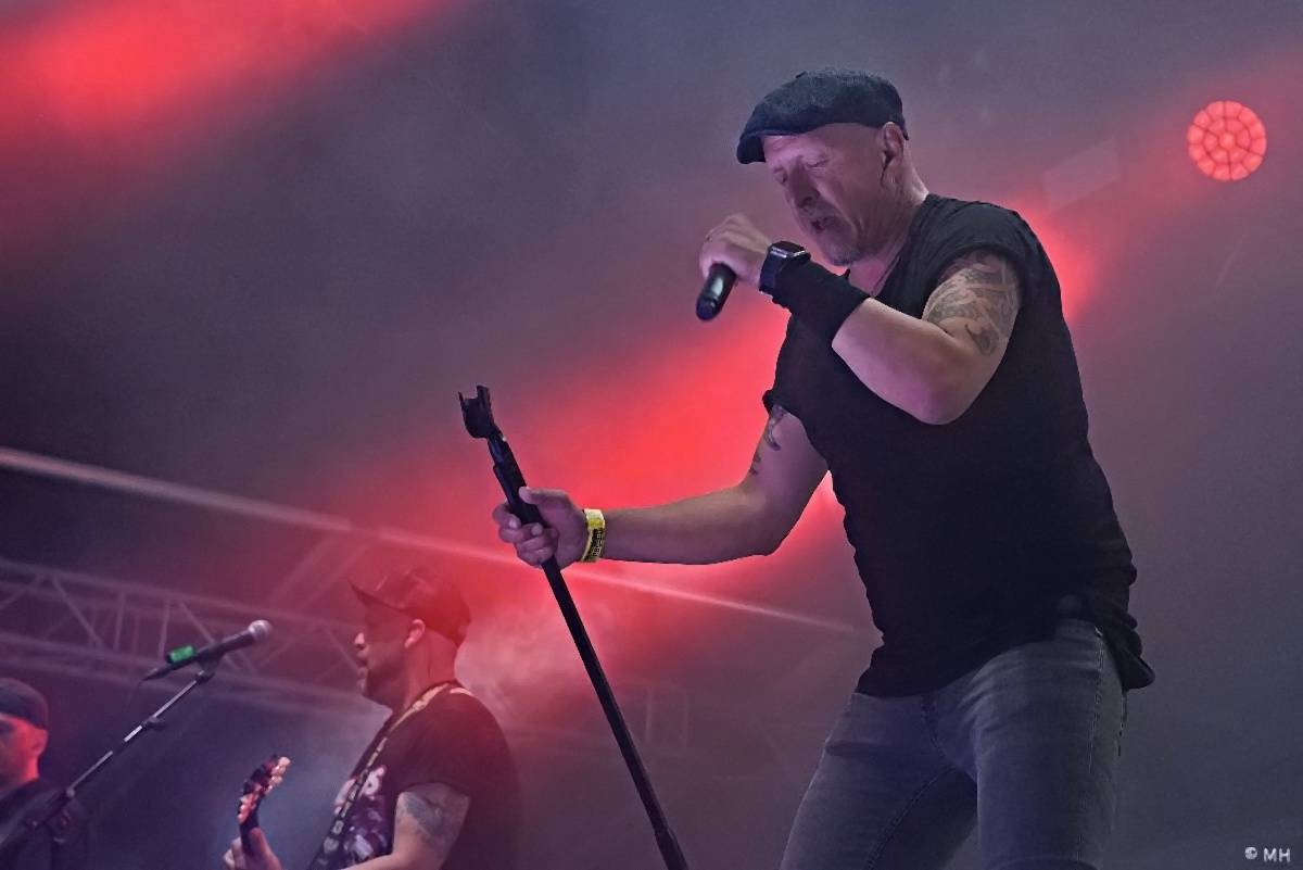 Rok 2023 objektivem fotografů | Rocker Martin Hanáček fotil Avatar, Arakain, Dymytry, Fata Morganu i J.A.R. či E!E