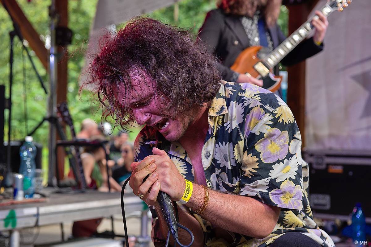 Rok 2023 objektivem fotografů | Rocker Martin Hanáček fotil Avatar, Arakain, Dymytry, Fata Morganu i J.A.R. či E!E