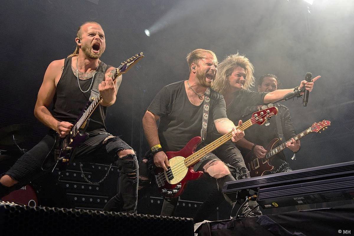 Rok 2023 objektivem fotografů | Rocker Martin Hanáček fotil Avatar, Arakain, Dymytry, Fata Morganu i J.A.R. či E!E