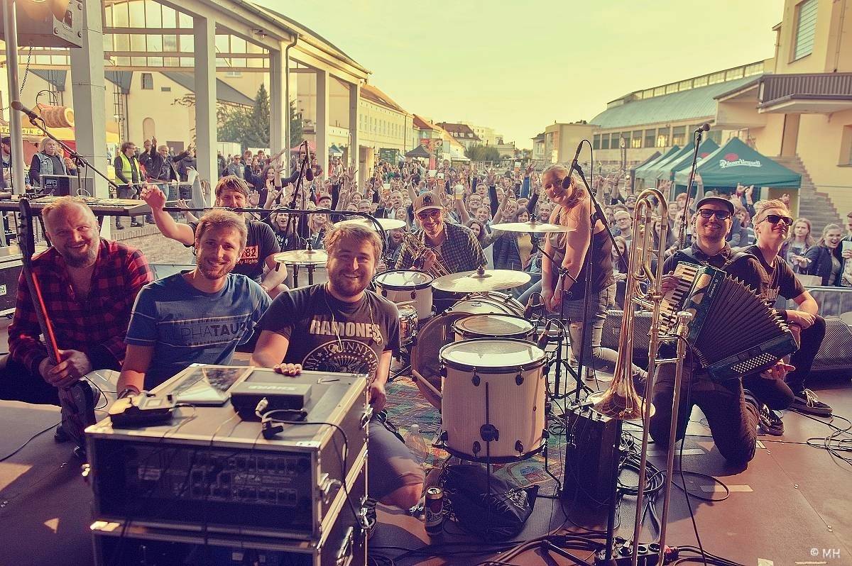 Rok 2023 objektivem fotografů | Rocker Martin Hanáček fotil Avatar, Arakain, Dymytry, Fata Morganu i J.A.R. či E!E