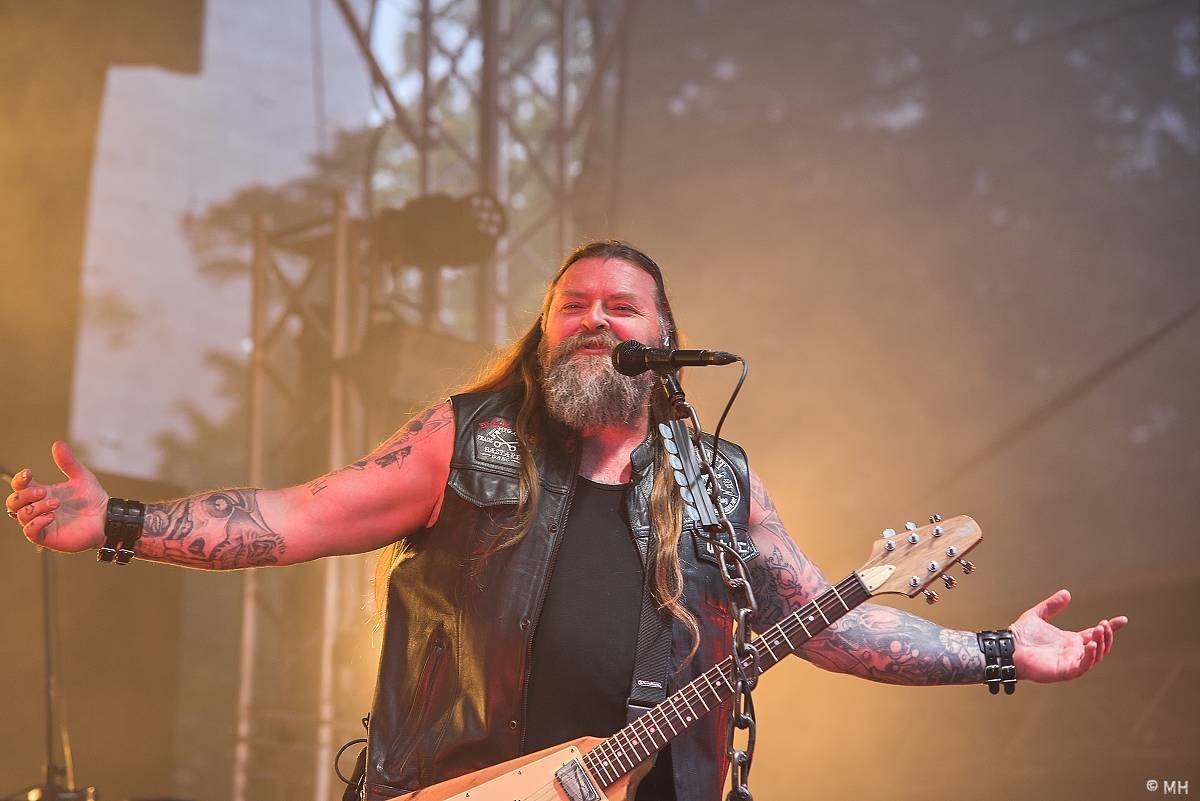 Rok 2023 objektivem fotografů | Rocker Martin Hanáček fotil Avatar, Arakain, Dymytry, Fata Morganu i J.A.R. či E!E